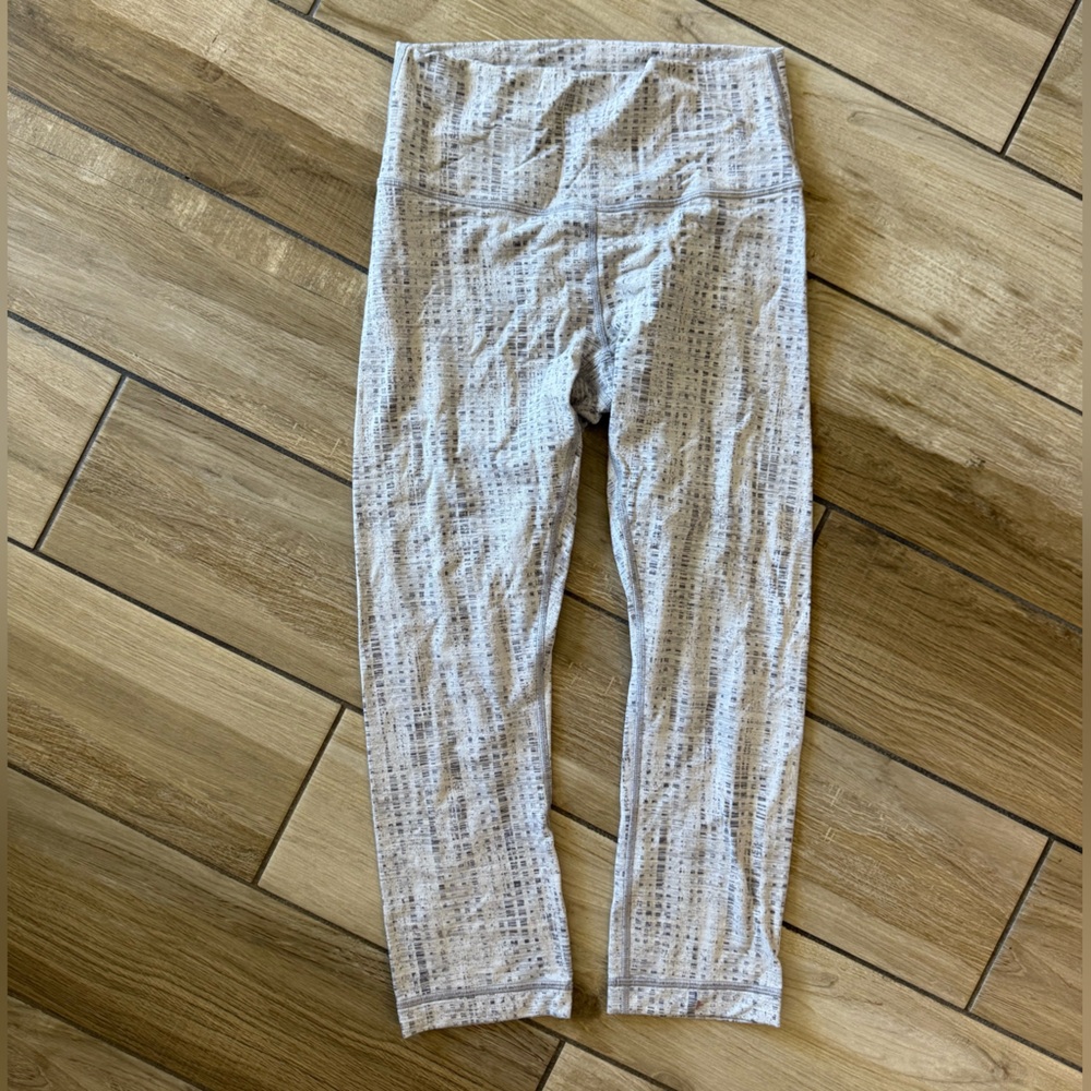 Lululemon Wunder Under Crop Leggings (Size 6)